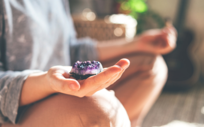 Kristall-Meditation: Dein Ultimativer Guide zu Energievollen Steinen & Techniken
